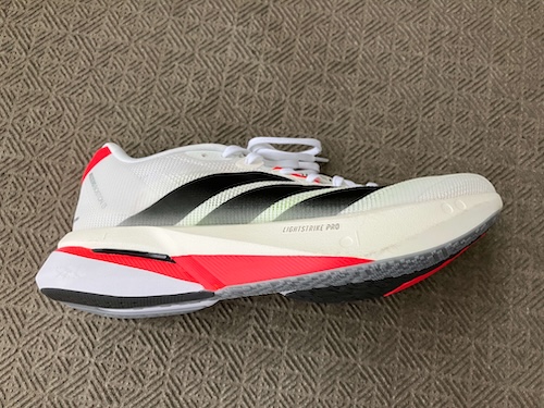 アディゼロボストン13 横 外側