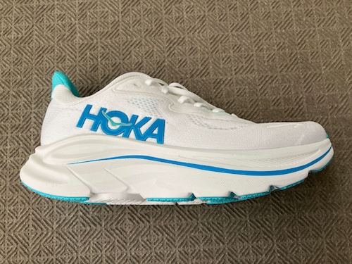 ホカオネオネ　クリフトン10　横　外側